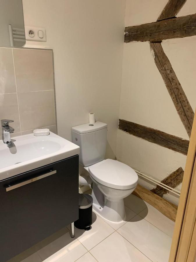 Bel Appartement En Coeur De Ville - 20 Minutes Du Pal Мулен Екстер'єр фото