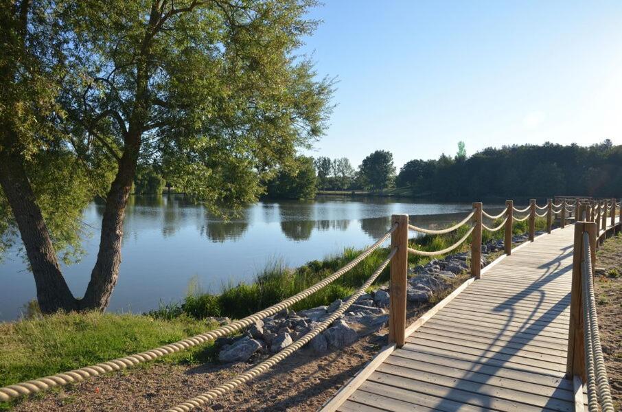 Bel Appartement En Coeur De Ville - 20 Minutes Du Pal Мулен Екстер'єр фото